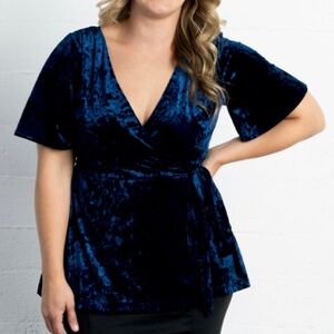 Kiyonna Wrap Top Women’s Size 1X Blue Velvet Tie Waist Flare Sleeve Kimono NWT